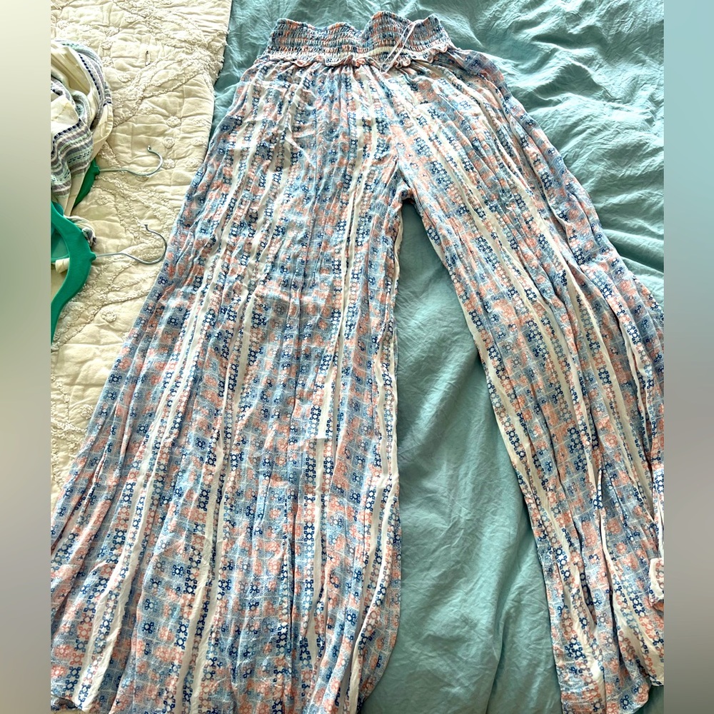 Women’s flowy pants